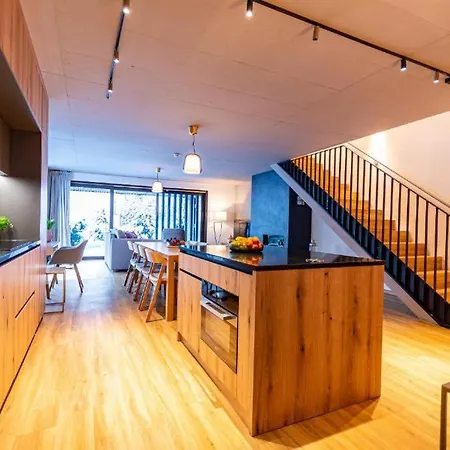 Ski In - Ski Out 4 Bedroom Chalet Villa