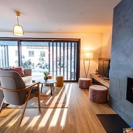Ski In - Ski Out 4 Bedroom Chalet * Schmitten