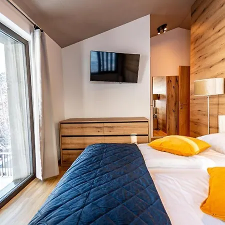 Ski In - Ski Out 4 Bedroom Chalet *