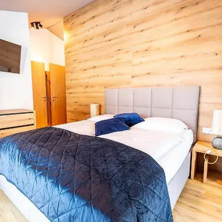 Ski In - Ski Out 4 Bedroom Chalet